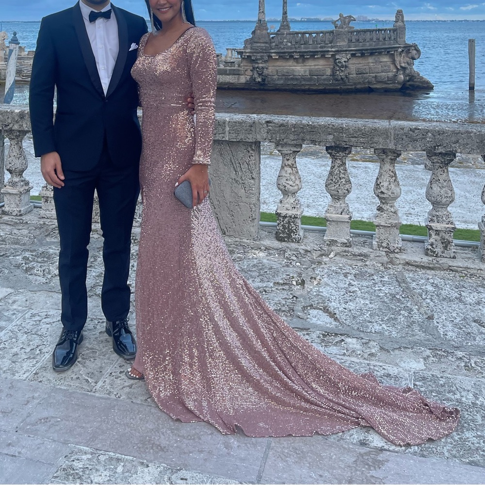 ALAMOUR ROSEGOLD GOWN - Picture 3 of 4